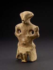 Siddende kvindefigur fra Vinca, tidligere Jugoslavien, 5. århundrede f.Kr. (terracotta) af Prehistoric